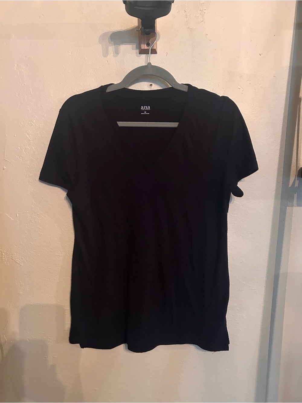 a.n.a Black V-Neck Short Sleeve Tee